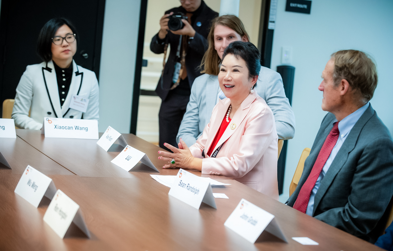 k8凯发官网集团董事局李俐加入贸促会活动